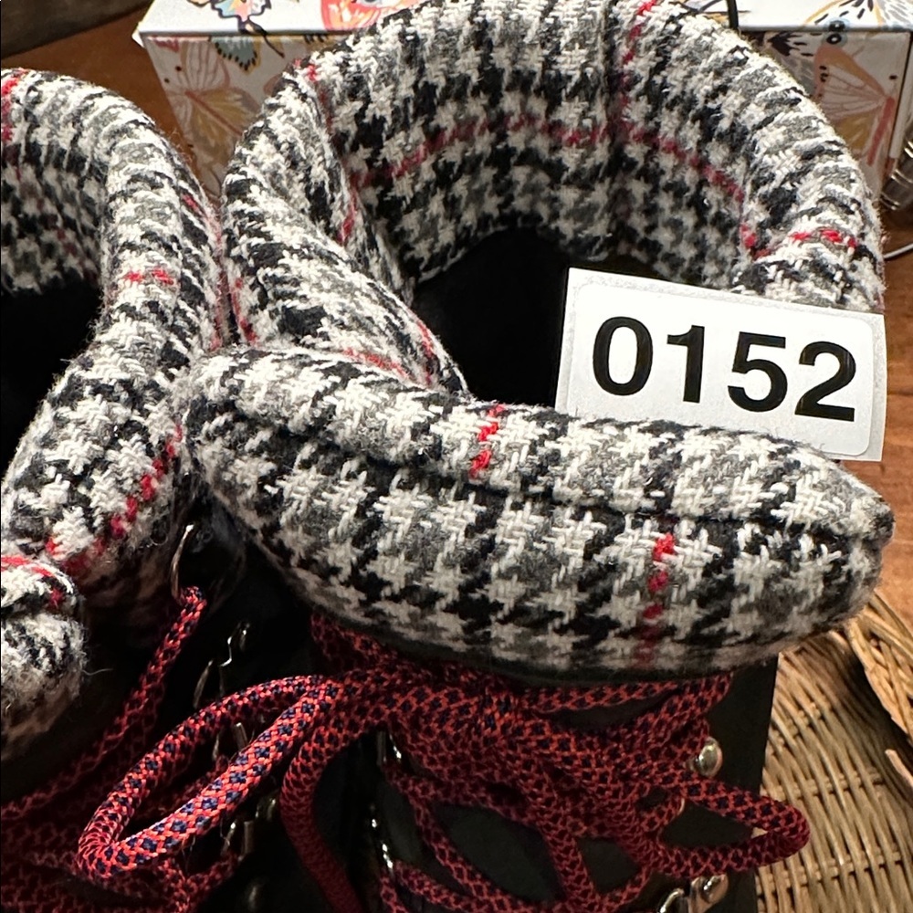 J Crew 2019 Holiday Perfect Winter Black Waterproof Red Houndstooth Boots - Picture 13 of 13